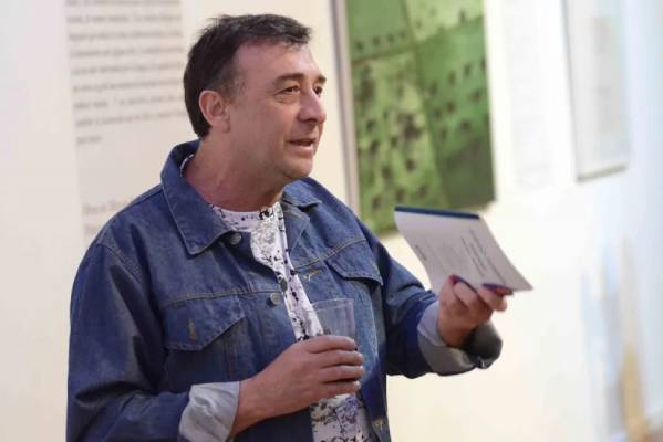 Poetas argentinos expondrán en Casa Gonzalo Rojas