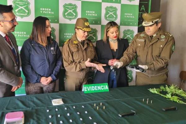 OS7 detiene a joven que mantenía armamento y droga en su domicilio en Chillán
