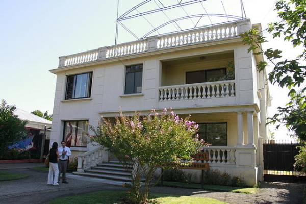 Biblioteca Municipal: edificio neoclásico al servicio de la cultura