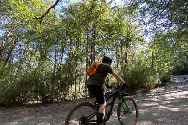 Inician certificación internacional en mountain bike para guías de Las Trancas