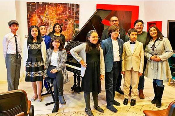 Siete pianistas de la Escuela Artística viajaron a Colombia para participar en festival