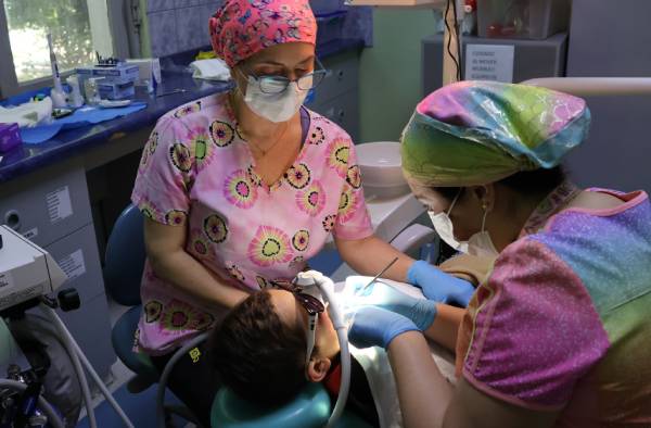 Sedación consciente se incorpora en atenciones dentales del hospital de Chillán