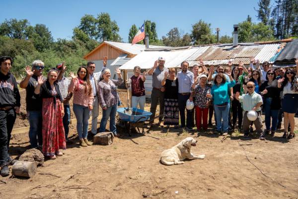 Inicia construcción de 26 viviendas para familias de Pichinal en San Fabián
