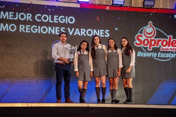 Colegio Alemán de Chillán es premiado como el mejor de regiones en atletismo