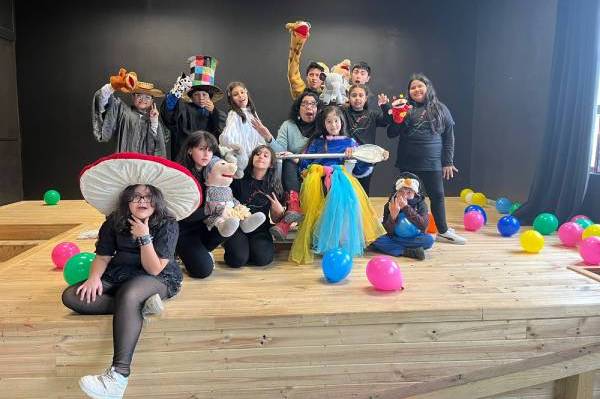 Elenco teatral de La Cuchara se lució en Festival Internacional realizado en Quellón