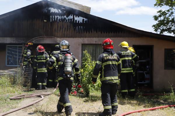 Incendio afecta a vivienda en Chillán Viejo
