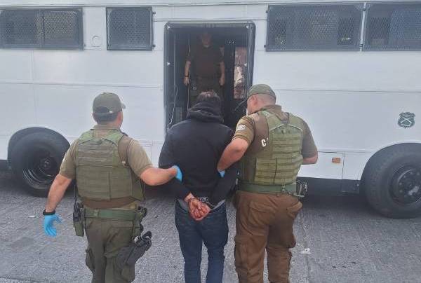 Detienen a hombre tras robo en la galería Shopping Center en Chillán
