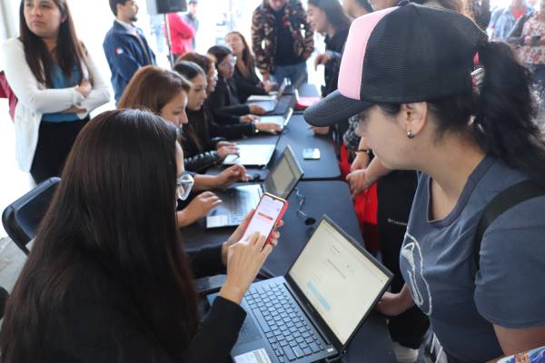 Más de 3.000 puestos de trabajo ofreció feria laboral del Sence en Ñuble