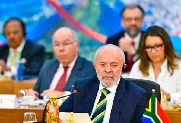 Lula llama a grandes reformas e impuestos a los “superricos”