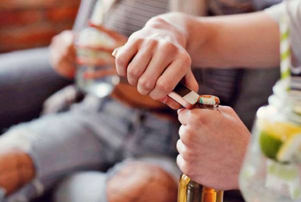 Consumo de alcohol y mezcla con medicamentos: efectos en la conducta y riesgo cerebral