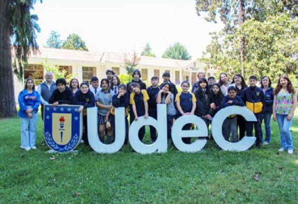 Con visitas guiadas y pinturas en acción: Campus Chillán conmemora Semana de la Niñez y Adolescencia UdeC