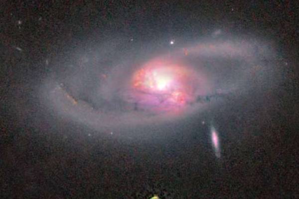 Descubren inusuales nubes de gas brillante alrededor de galaxias súper lejanas