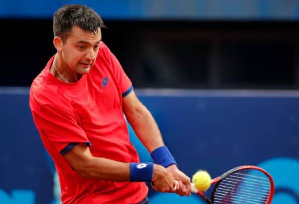 Tomás Barrios avanzó a cuartos de final en Temuco tras ganar duro partido en tie break