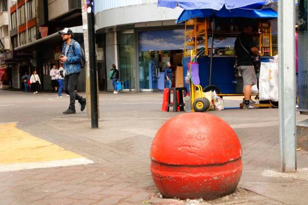 “Arquitectura hostil”: Desafíos y alternativas para una convivencia inclusiva en el espacio público