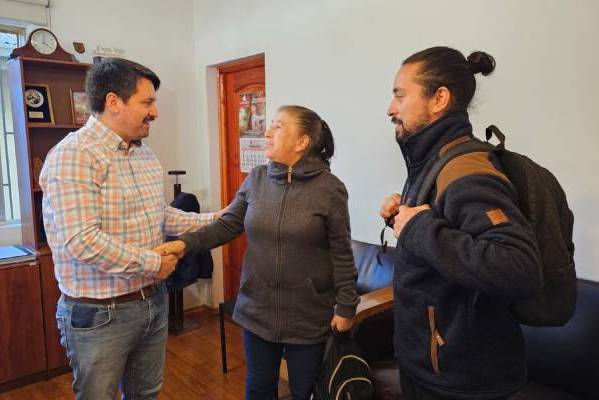 Alcalde Renán Cabezas implementa audiencias ciudadanas para atender a vecinos de El Carmen