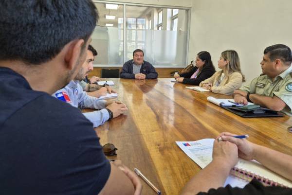 Autoridades de Ñuble coordinan acciones para prevenir accidentes viales durante fin de año