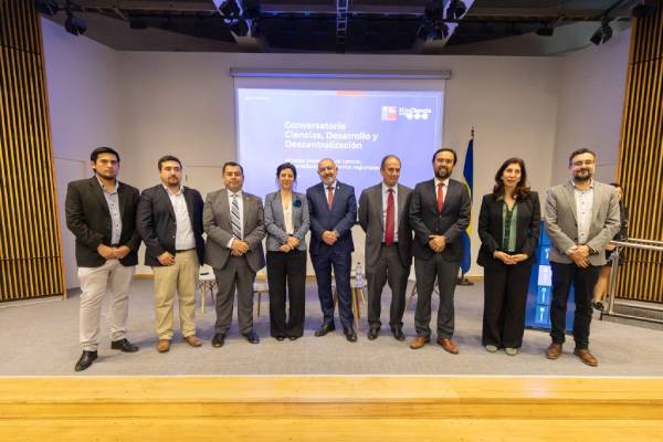 Academia, gobiernos regionales y Ministerio de Ciencia abordaron la descentralización del desarrollo científico en la UdeC