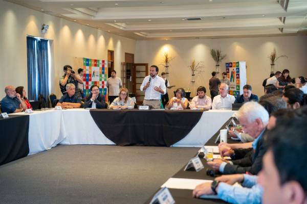 Alcaldes proyectarán obras emblemáticas a materializar cuando Ñuble cumpla 10 años