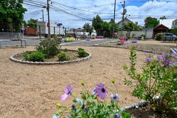 Convierten sitio eriazo de la villa Doña Rosa en plaza recreativa