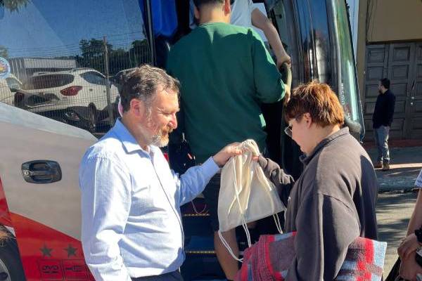 Niños y adolescentes de residencias de Ñuble inician su primera gira de estudio