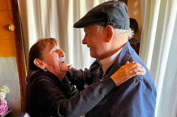 Amigos de la infancia se reencuentran en San Carlos después de 60 años