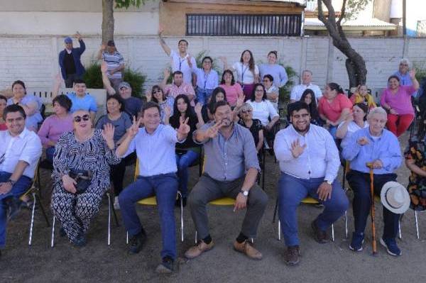 Presentan equipo profesional que intervendrá el barrio Lagos de Chile en San Carlos