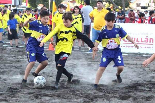 Abren inscripciones para la IV versión del Torneo Infantil de Fútbol Playa 2025 en Chillán
