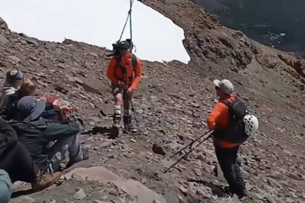 Rescatan a siete personas en sector de Aguas Calientes