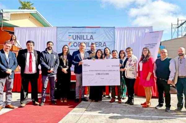 Invierten $780 millones en arreglos a 10 escuelas y liceos