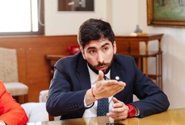 Diputado Camaño y el FES: “Eliminar el CAE es algo de lo que nadie puede restarse”