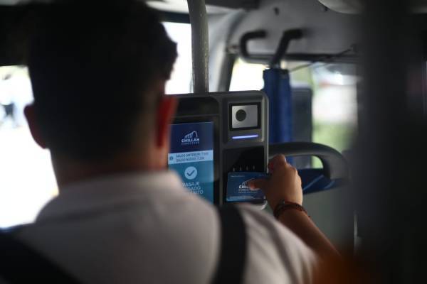 El pionero y exitoso paso al pago electrónico en el transporte local