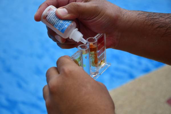 Fiscalizan piscinas y balnearios en Ñuble para garantizar seguridad y condiciones higiénicas