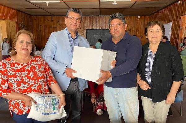 Entregan cajas de mercadería a adultos mayores en San Nicolás