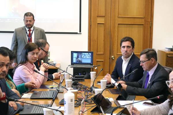 Diputados UDI de Ñuble respaldan propuesta de construir fosas en la frontera para combatir la migración irregular
