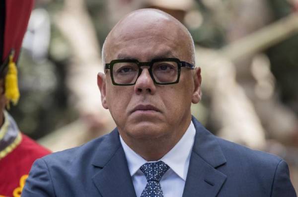 Líder chavista propone arresto contra González Urrutia
